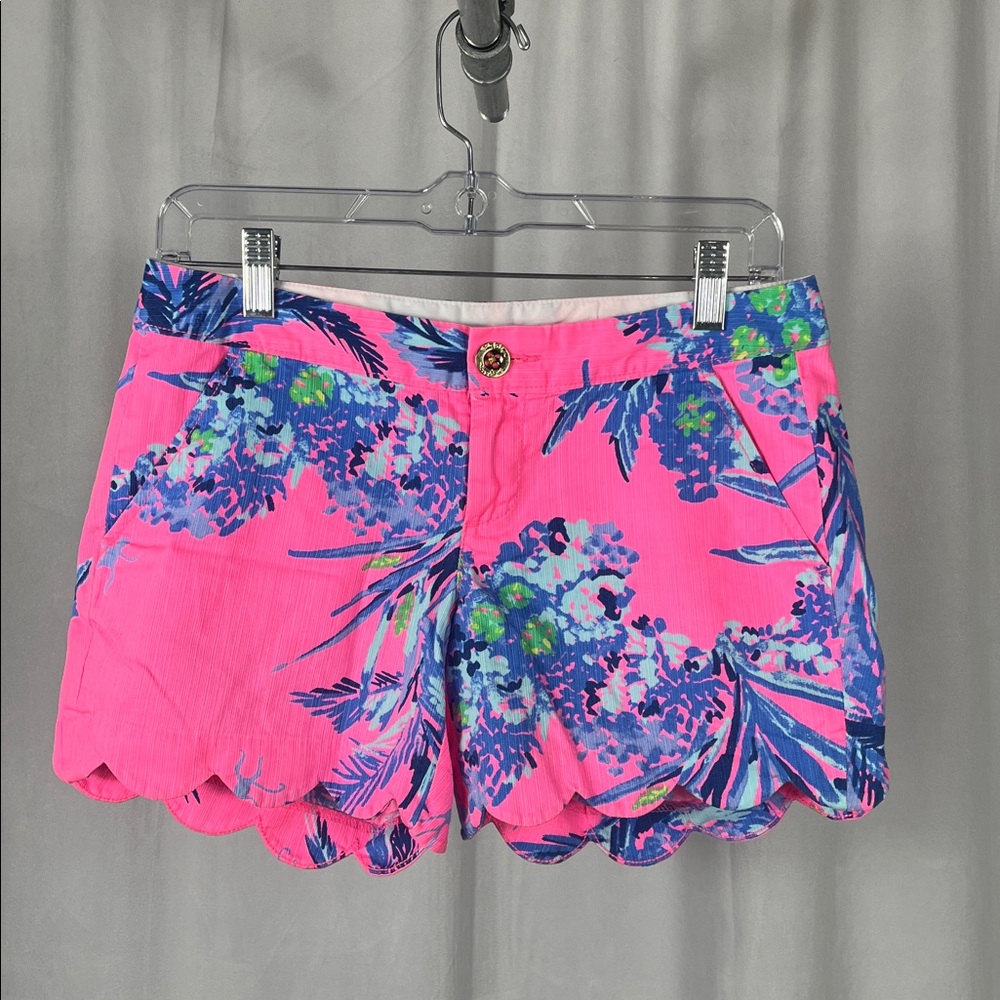 Lilly Pulitzer Buttercup Tiki Pink Out On A Limb Scalloped Shorts. - Picture 2 of 9